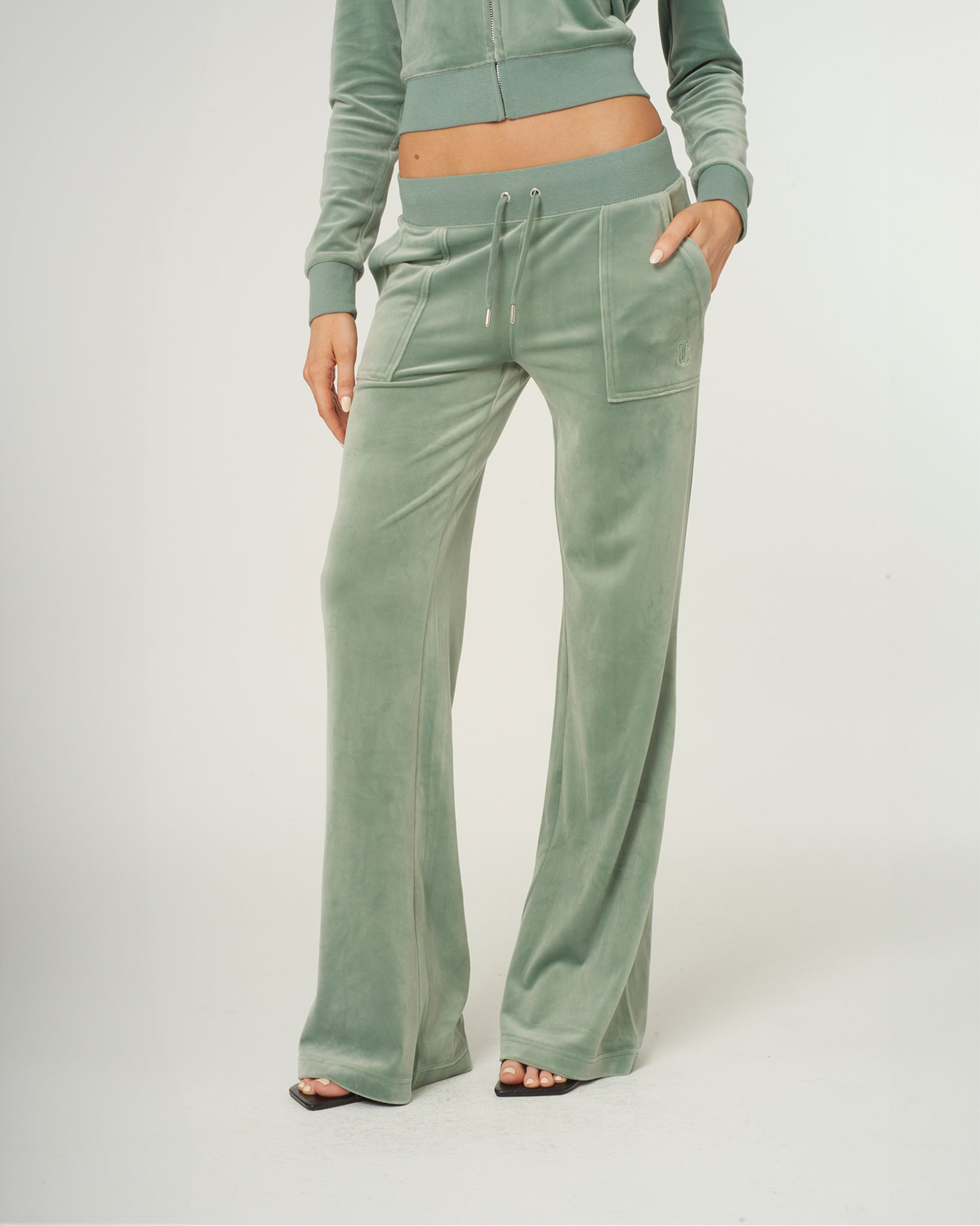 Night Sky Low Waisted Velour Joggers NIGHT SKY LOW RISE VELOUR TRACK PANTS – Juicy Couture UK