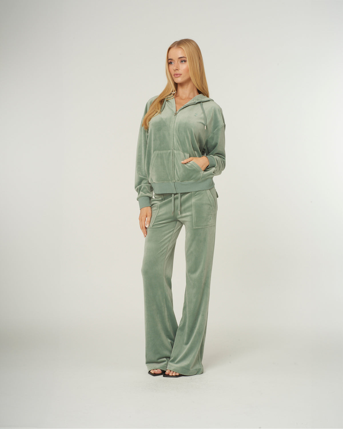 Classic Velour Layla Low Rise Pocket Flare Chinois Green