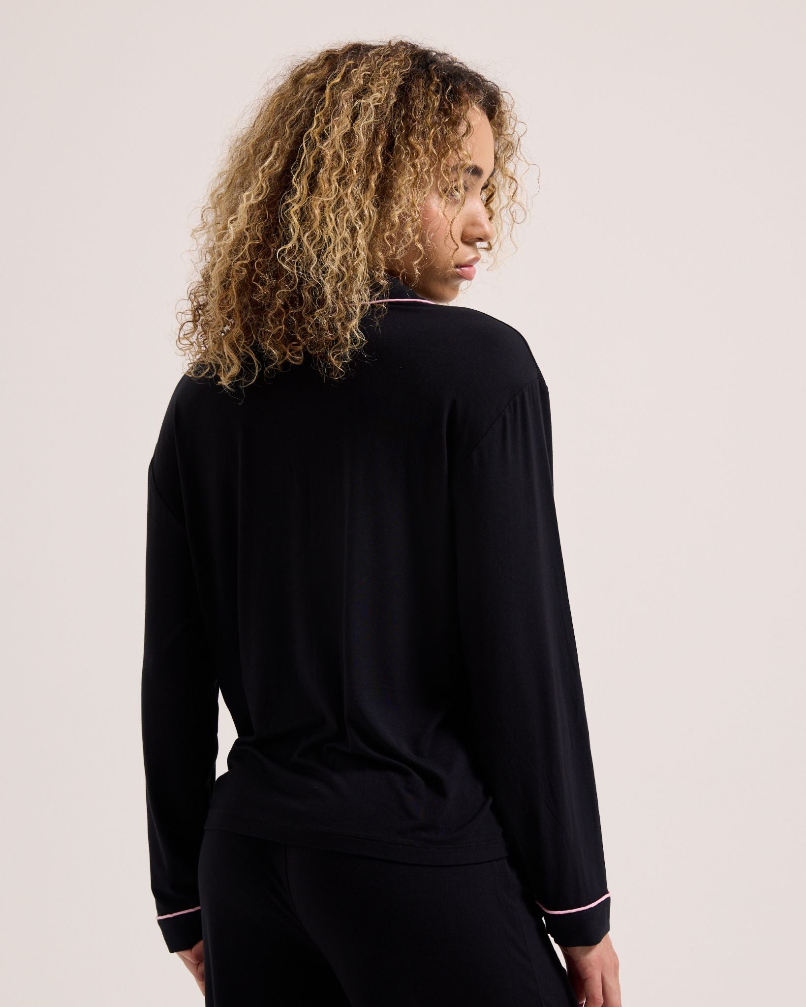 Long Sleeve Pyjama in Black - Juicy Couture Scandinavia