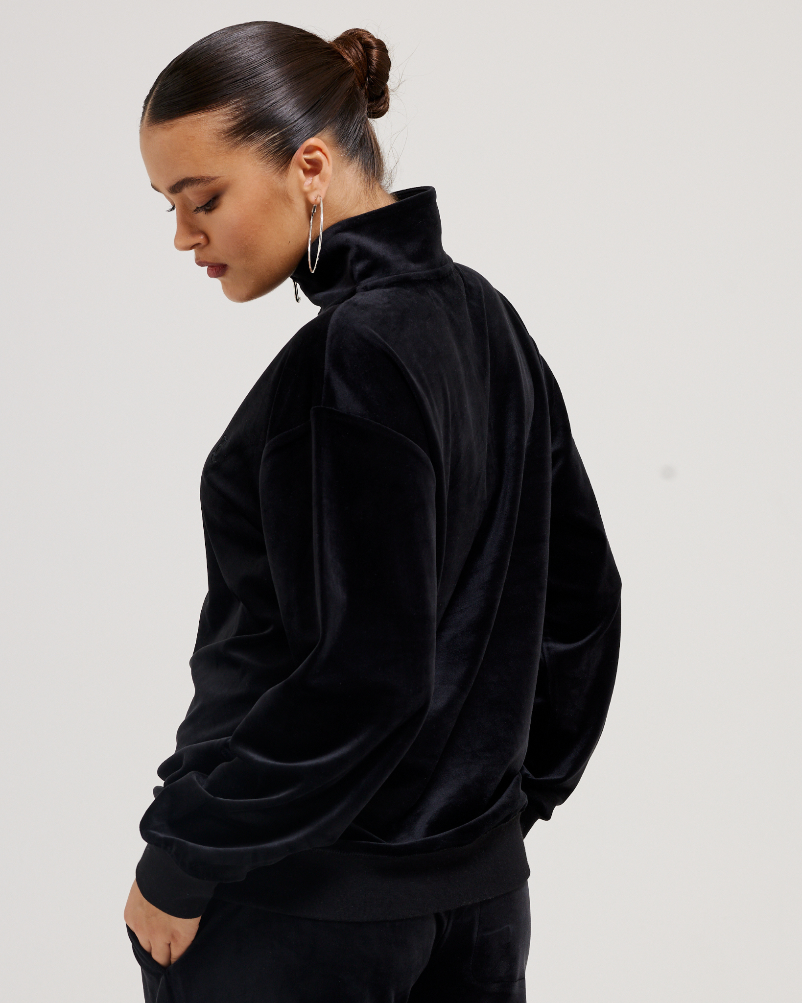 Classic Velour Oversized Pete Pullover Black