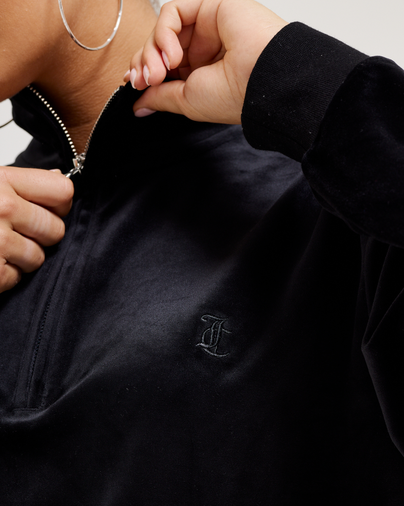 Classic Velour Oversized Pete Pullover Black